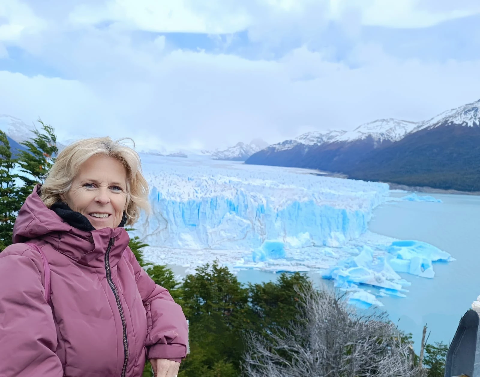 Gloria junto al glaciar Perito Moreno