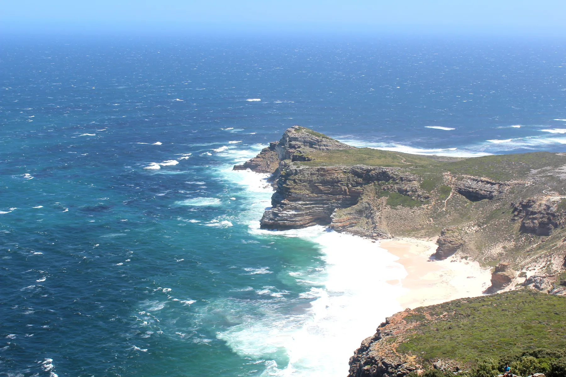 El Cabo de Buena Esperanza y la playa de Dias vistos desde Cape Point.